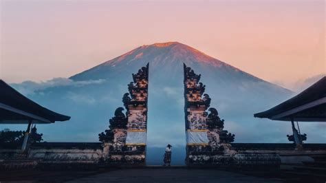 Menjelajahi Surga Di Bumi Panduan Lengkap Liburan Ke Bali Sarawak