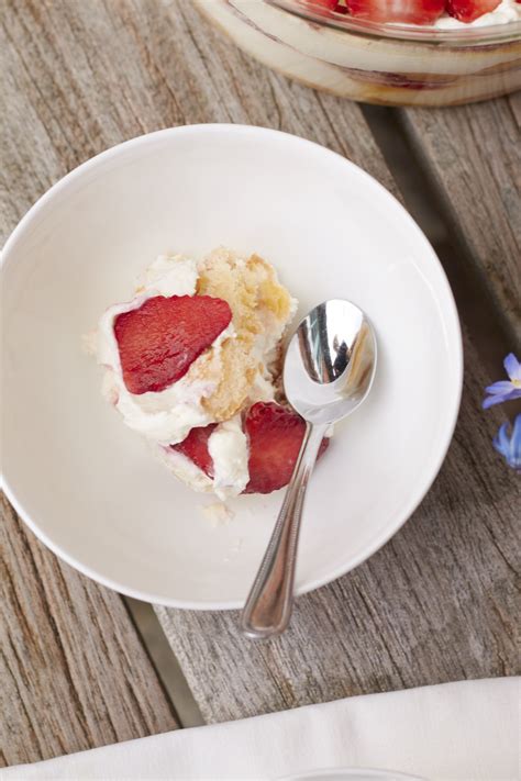 Ein sommerliches Rezept für Erdbeer Tiramisu tastesheriff