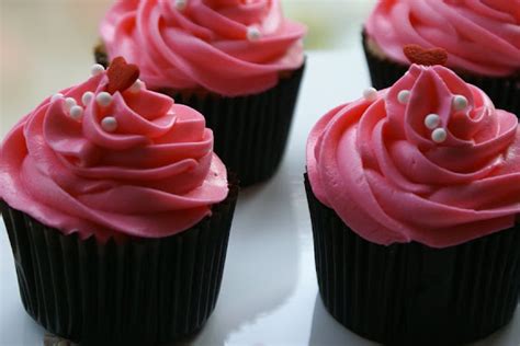 Coco Cake Land Cakes Cupcakes Vancouver Bc Hot Pink Cupcakes For A Hot Lady