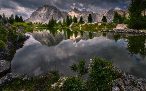 W Oskie Dolomity I Jezioro Lago Limides