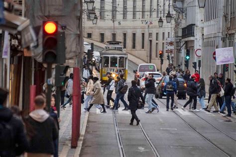 La Salud Mental De Los Portugueses Mejora Con La Semana Laboral De