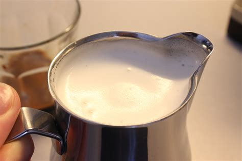 Coffee Channel - reviews and how-tos: A Beginners Milk Frothing Guide