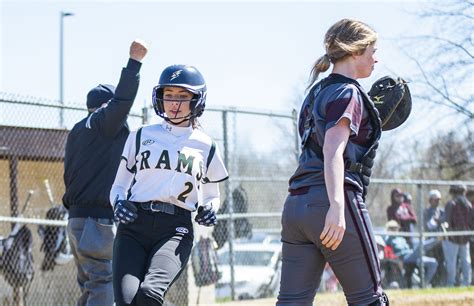 School Sports Roundup Lynn Classical Softball Tops Lynn English Itemlive