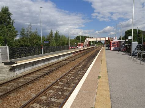 Pontefract Monkhill Railway Station © Nigel Thompson Geograph