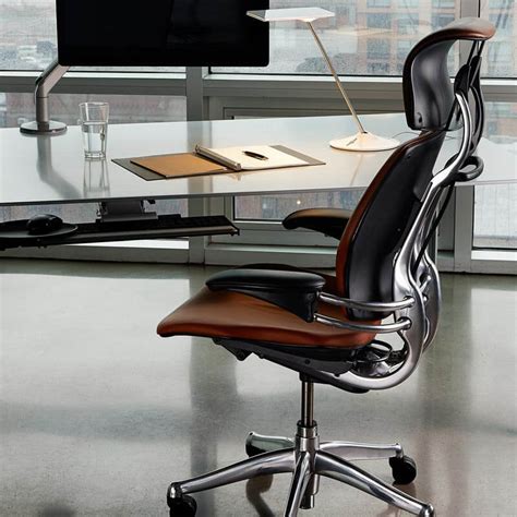 Ergonomic Executive Chair with Headrest | Humanscale