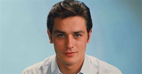 Insjunkna Gon N Sh R Och H Ngig Hud Alain Delons Dotter Visade Sin