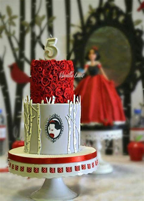 81 best images about Princess Snow White-Theme Cookies, Cakes, Ideas ...