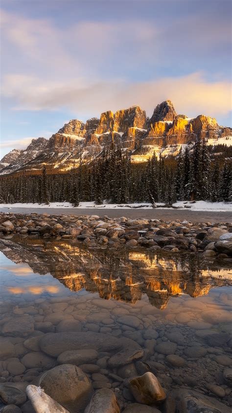 Widok Znad Rzeki Bow River Na G Ry Canadian Rockies Tapeta Na Telefon