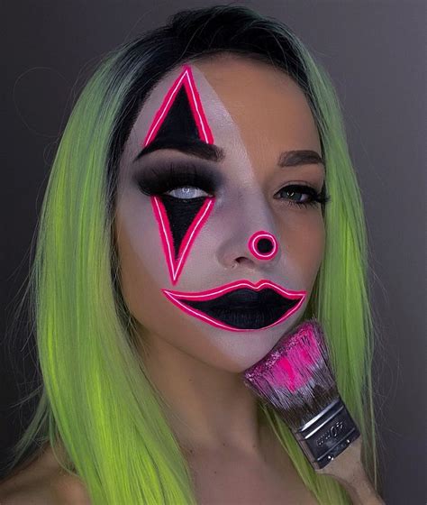 🌹queen Of Neon👑 On Instagram “neon Paint Clown🤡🧑🏼‍🎨 💖 Queenofneon1 💯 🤡 💖 Wig Amazing