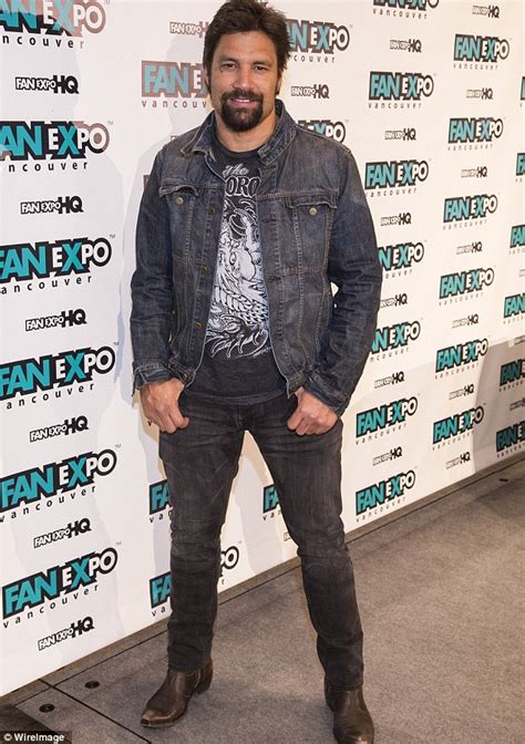 Manu Bennett Talks The Active Sex Lives Of The Arrow Tv Characters