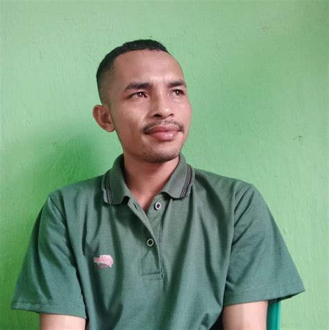 Hendak Memukul Ada Yang Menghalangi Pemain Caci Inipun Mengamuk Sante