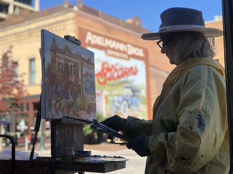 Boise snapshot: Artist captures downtown scene with brilliant colors