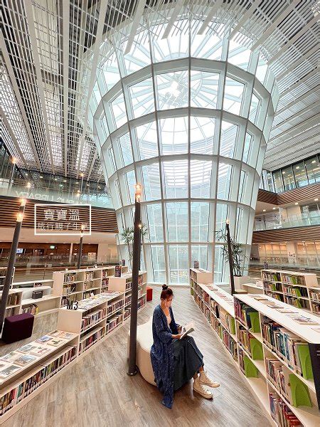 桃園新景點｜桃園市立圖書館新總館，全台最美綠建築圖書館，蔦屋書店、星巴克進駐，兒童專屬閱讀樓層樓層介紹 寶寶溫旅行親子生活