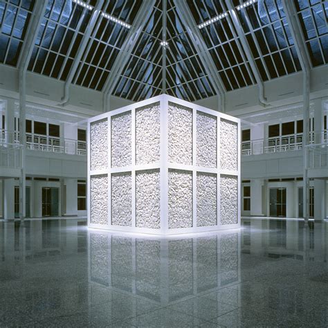 Walter De Maria: The Object, the Action, the Aesthetic Feeling