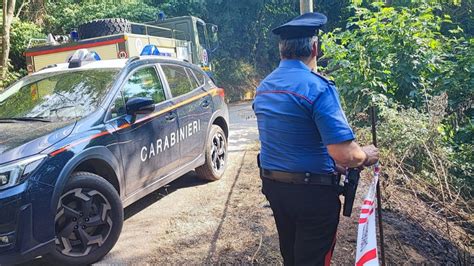 In Fiamme Discarica Abusiva Di Rifiuti Pronto Il Sequestro Del Terreno