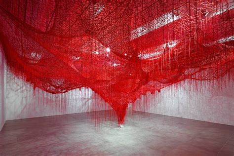 L Arte Dei Fili Rossi Di Chiharu Shiota Thesignofcolor