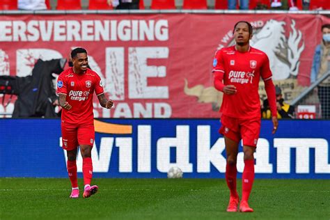 Fc Twente Geeft Na Rust Binnen Tien Minuten Voorsprong Uit Handen En