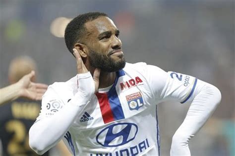 Arsenal Transfer News: Latest on Alexandre Lacazette and Mauro Icardi ...