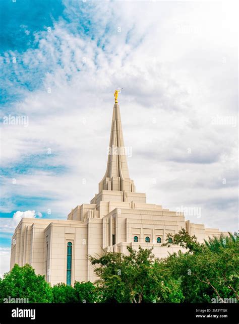 Templo De Dios De La Tierra Fotografías E Imágenes De Alta Resolución