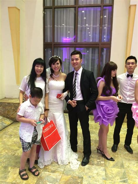 Hot girl ngực khủng Mai Thỏ rạng rỡ bên chồng trong ngày cưới Tinmoi