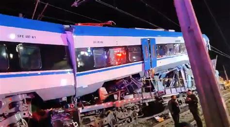 Dos Muertos Y Nueve Heridos Producto De Un Choque De Trenes En Chile