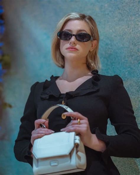 Lili Reinhart Mulher Empresária