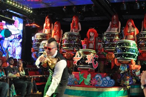 Tokyo's Robot Restaurant show is wild, weird, amazing