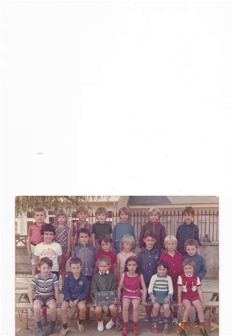 Photo De Classe Classe De Cp De 1973 Ecole Primaire Les Aix D