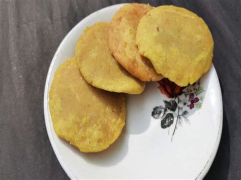 How To Make Crispy Chawal Ke Aate Ki Puri With Aloo Ki Sabji आलू की