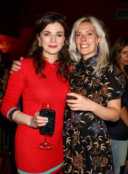 Aisling Bea Sara Pascoe Aisling Bea Female Comedians Celebrities