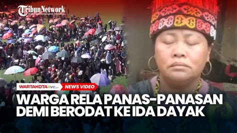 Ribuan Orang Rela Panas Panasan Demi Diobati Oleh Ida Dayak Di Gor