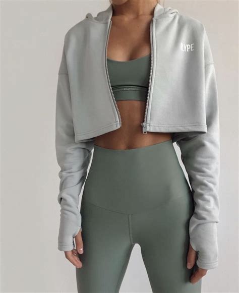 Pin by Jade Gomes on looks | Fashion outfits, Minimalist fashion women ...