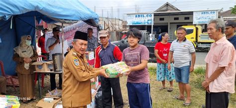 Sekda Rejang Lebong Salurkan Bantuan Ke Korban Kebakaran Di Kelurahan