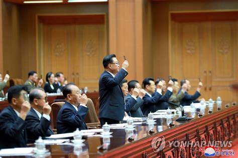 北 최고인민회의 상임위 거수기 의회 대신 입법 활동 주도 한국경제