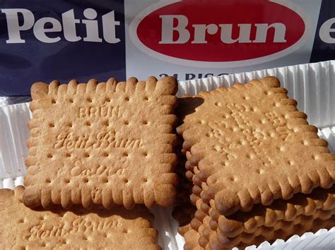 Le Biscuit Petit Brun Extra Il Y En Avait Toujours Dans Le Placard De