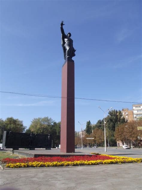 Памятник Рогу в Кривом Роге. Самые известные памятники города