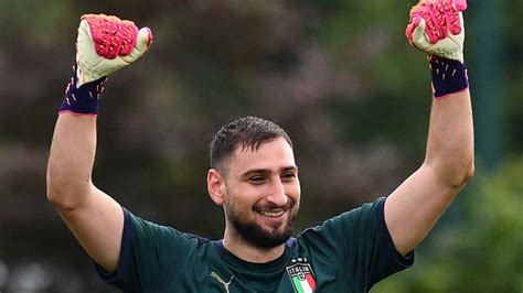 PSG Donnarumma A Parigi Per La Firma Cifre E Durata Del Contratto VIDEO