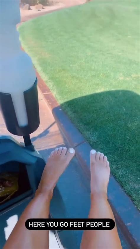 Hailey Rae Ostrom S Feet I Piedi Di Hailey Rae Ostrom Page