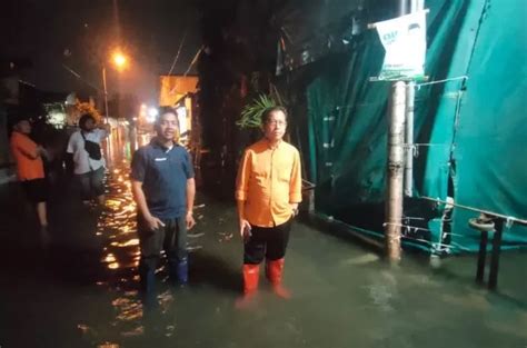 Bpbd Kirim Bantuan Logistik Dan Evakuasi Warga Terdampak Banjir Waru