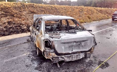 Brutal Accidente En Autopista Amozoc Perote Deja Dos Autos Calcinados Y