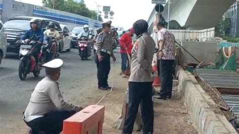 Suami Istri Tewas Dalam Kecelakaan Maut Di MT Haryono Bercak Darah