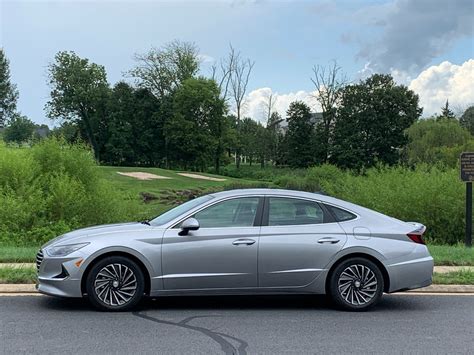 2023 Hyundai Sonata Hybrid Pictures: | U.S. News