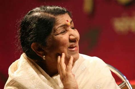 Lata Mangeshkar Biography,Birthday,Wiki,Family, Career,Awards and ...