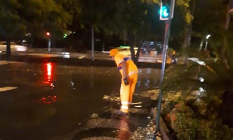 Cidade do Rio tem chuva forte na primeira noite do feriadão previsão é