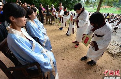 台湾学子福建朱子故里行敬师礼2国学网 国学经典 国学大师 国学常识 中国传统文化网