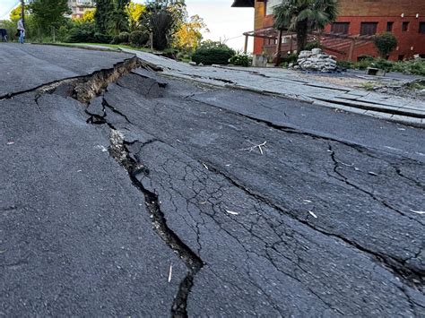 Famílias evacuam bairro Três Pinheiros e Rua Nelson Dinnebier no