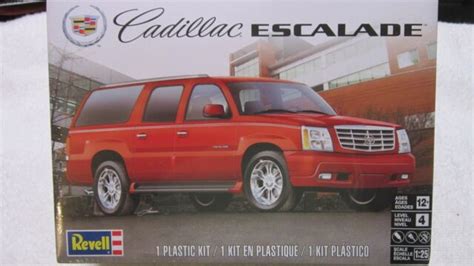 REVELL CADILLAC ESCALADE 1 25 SCALE SKILL LEVEL 4 EBay