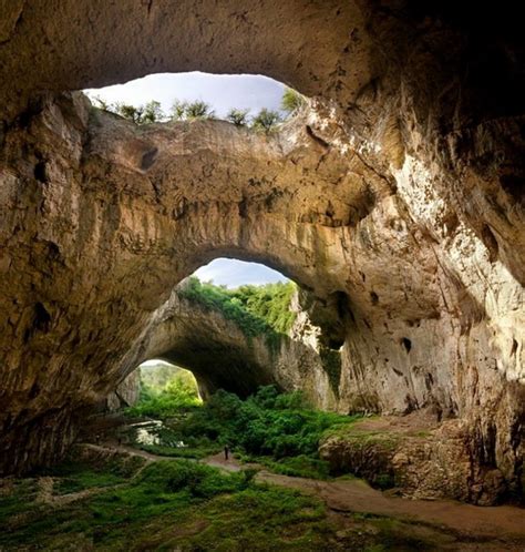 THE WORLD GEOGRAPHY: 11 Unusual Caves Around the World