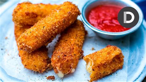 Crispy Mozzarella Sticks With Hot Marinara Sauce YouTube