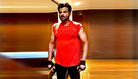 Anil Kapoor Flaunts His Muscles While Doing Workouts